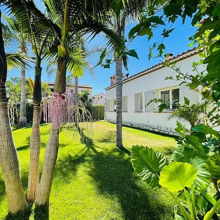 Et A 50 M Piscine Proche Centre Vila *